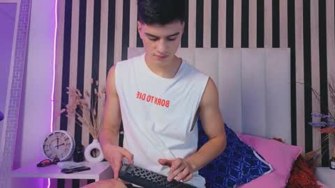 leotease online show from April 2026 07:20:01 PM