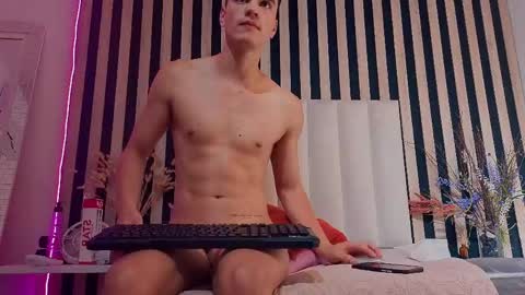 leotease online show from May 2026 11:56:01 PM