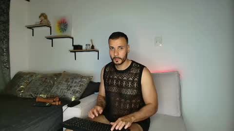 Snapshot of leoxgold chatting on April 2026 12:42:01 AM leoxgold online show from April 2026 12:42:01 AM