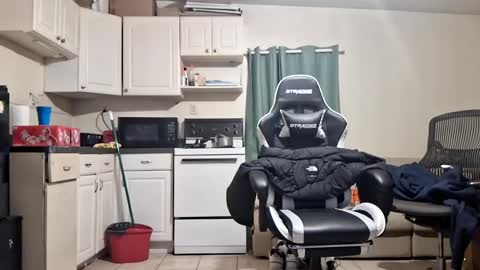 Snapshot of leppard6148 chatting on December 2024 11:19:01 AM Keith online show from December 2024 11:19:01 AM