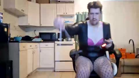 Snapshot of leppard6148 chatting on December 2024 03:45:02 PM Keith online show from December 2024 03:45:02 PM