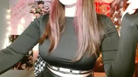 Snapshot of leraaa72 chatting on November 2025 06:07:01 PM little secret online show from November 2025 06:07:01 PM