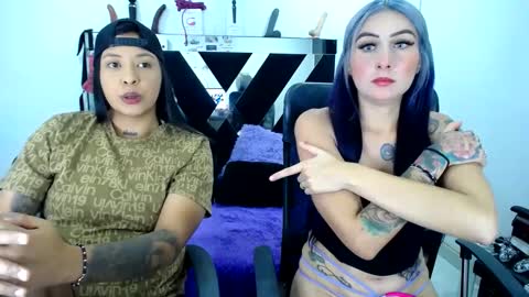 Victoria and Juliana online show from December 2024 01:18:01 AM