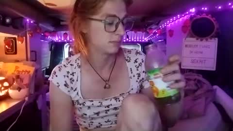 LesleyGumGrass- The Boring Trans girl online show from October 2025 05:43:01 PM