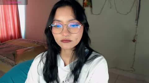 Snapshot of leslie__anderson chatting on April 2026 12:39:01 PM Leslie online show from April 2026 12:39:01 PM