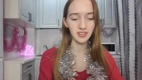 Snapshot of leslie_my_lovee chatting on December 2024 03:16:01 PM  LESLIE   online show from December 2024 03:16:01 PM