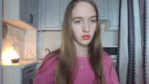 Snapshot of leslie_my_lovee chatting on October 2025 01:20:02 PM  LESLIE   online show from October 2025 01:20:02 PM