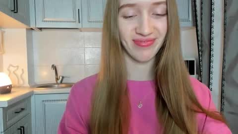 Snapshot of leslie_my_lovee chatting on October 2025 08:38:01 PM  LESLIE   online show from October 2025 08:38:01 PM