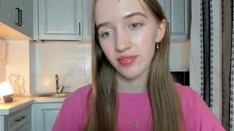  LESLIE   online show from November 2025 07:14:01 PM