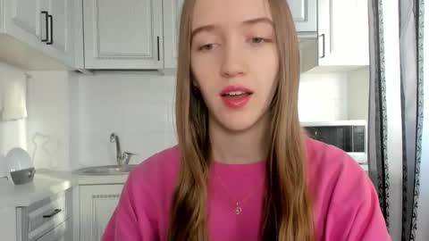  LESLIE   online show from November 2025 08:03:01 AM