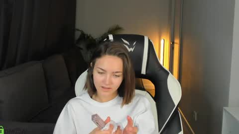 Leslie online show from May 2026 01:03:01 AM