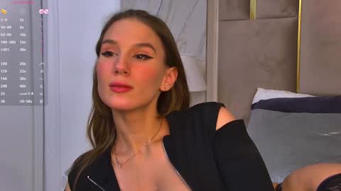 Snapshot of lesliemines chatting on February 2025 08:32:02 AM Leslie online show from February 2025 08:32:02 AM