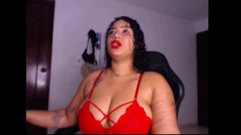 lesly online show from December 2025 01:56:02 AM