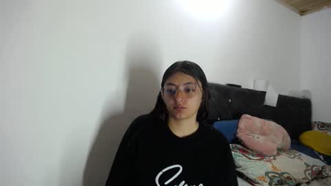 lessliee online show from December 2024 11:05:02 AM