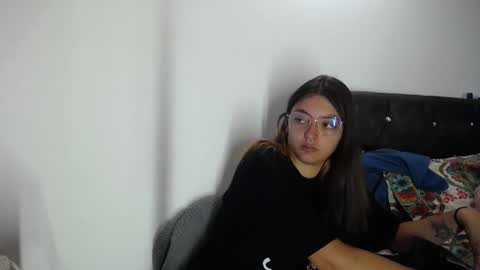 lessliee online show from December 2024 10:51:02 AM