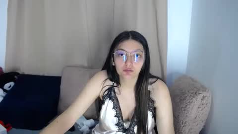 Snapshot of lessliee chatting on March 2026 04:17:02 AM lessliee online show from March 2026 04:17:02 AM