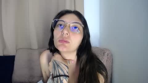 Snapshot of lessliee chatting on March 2026 06:08:01 AM lessliee online show from March 2026 06:08:01 AM