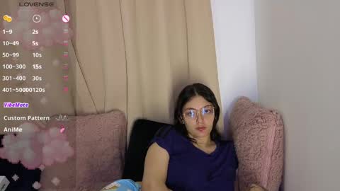 Snapshot of lessliee chatting on April 2026 06:49:01 AM lessliee online show from April 2026 06:49:01 AM