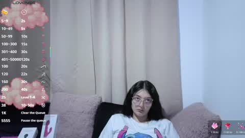 Snapshot of lessliee chatting on July 2026 07:25:01 AM lessliee online show from July 2026 07:25:01 AM