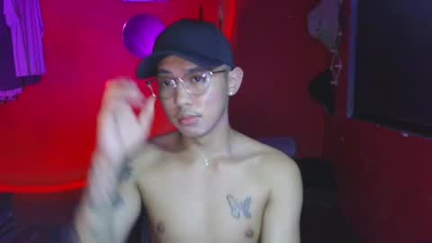 Snapshot of lesteryooo chatting on April 2026 10:05:02 AM lesteryooo online show from April 2026 10:05:02 AM