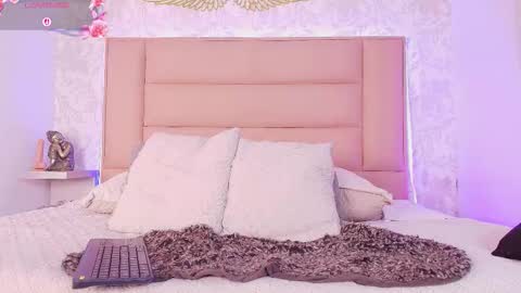 Leti White online show from February 2026 10:50:02 PM