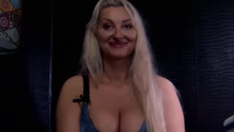 leticiareys online show from March 2026 12:28:01 PM