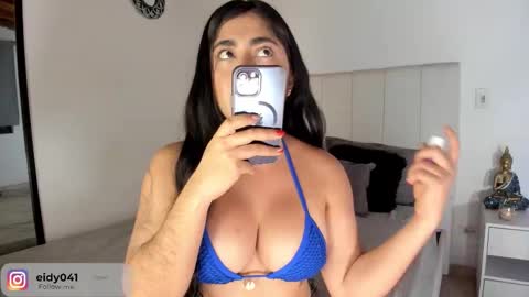 Leticia online show from October 2025 12:49:02 AM