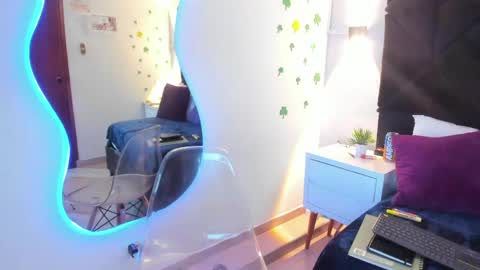 Snapshot of letiziia_sky chatting on May 2026 08:28:01 PM letiziia online show from May 2026 08:28:01 PM