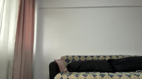 follow me  here you find me online show from October 2025 08:43:01 AM