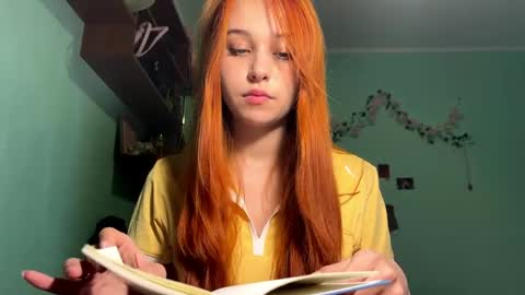 Snapshot of lettygherardini chatting on April 2026 07:11:02 PM Lola online show from April 2026 07:11:02 PM