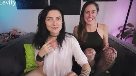 Snapshot of levity_opossum chatting on October 2025 08:20:01 PM Levity online show from October 2025 08:20:01 PM