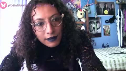 Snapshot of lewd_mooncat chatting on April 2026 06:52:01 PM Lewd Mooncat online show from April 2026 06:52:01 PM