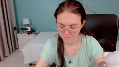 Snapshot of lexalove_doll chatting on October 2025 04:07:01 AM Lexas Room online show from October 2025 04:07:01 AM