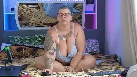 Snapshot of lexi2810 chatting on September 2025 09:41:02 AM Lexi und Lex online show from September 2025 09:41:02 AM