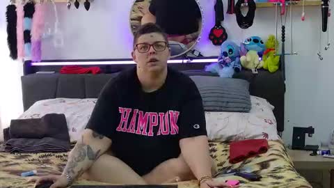 Snapshot of lexi2810 chatting on November 2025 11:56:02 AM Lexi und Lex online show from November 2025 11:56:02 AM