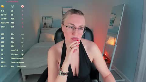 Lexy - Follow me online show from November 2025 07:14:01 AM