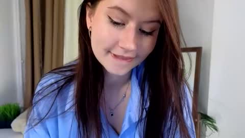 Vicki online show from September 2025 03:01:01 PM