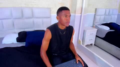 Lexi  Derek online show from September 2025 04:56:02 PM