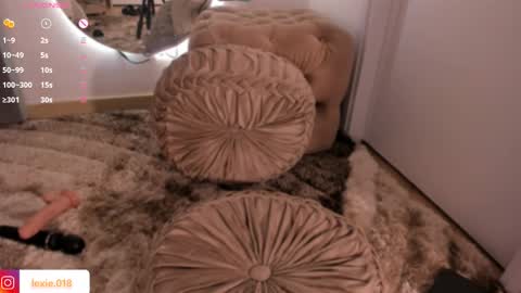 Snapshot of lexie_red chatting on February 2025 12:52:01 AM LEXIE online show from February 2025 12:52:01 AM