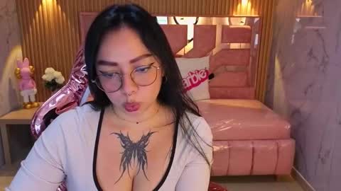 Snapshot of lexie_s chatting on November 2025 08:18:01 PM Lexie online show from November 2025 08:18:01 PM