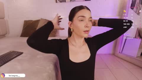 Lexie  online show from March 2025 12:44:02 PM