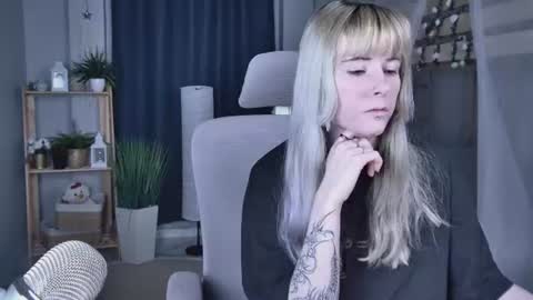 Snapshot of lexiwenford chatting on June 2026 04:58:02 AM Lexi Wenford NO NUDE GODDESS online show from June 2026 04:58:02 AM