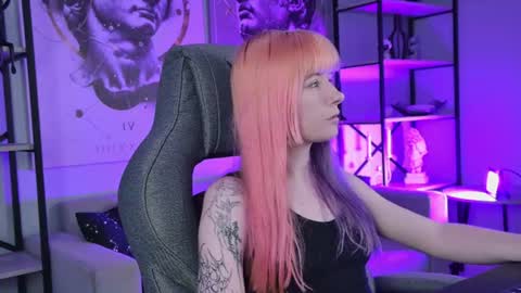 Snapshot of lexiwenford chatting on July 2026 04:15:02 AM Lexi Wenford NO NUDE GODDESS online show from July 2026 04:15:02 AM