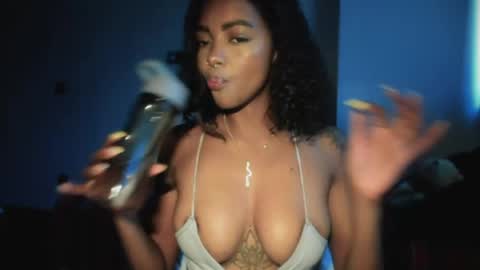 Snapshot of lexy_squirt_queen chatting on April 2026 12:47:01 PM LEXY - Independent account online show from April 2026 12:47:01 PM