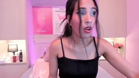 L I A  online show from September 2025 04:16:01 AM