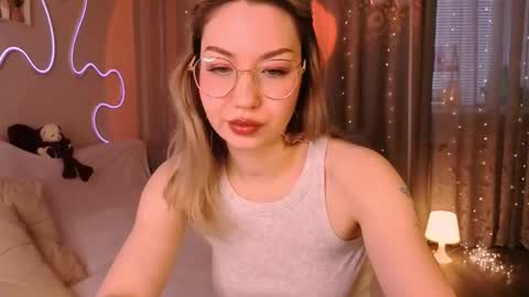 Snapshot of leyalayla chatting on March 2026 01:54:01 AM Lily online show from March 2026 01:54:01 AM