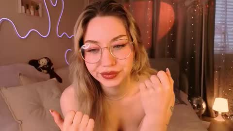 Snapshot of leyalayla chatting on March 2026 02:50:02 AM Lily online show from March 2026 02:50:02 AM