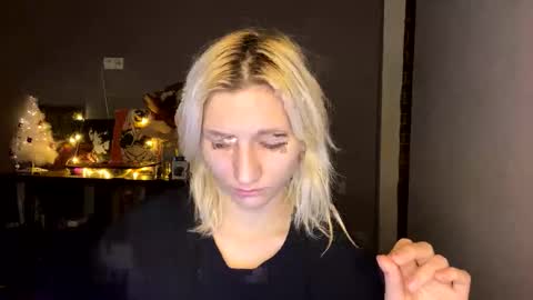 Leya online show from December 2025 05:18:02 PM