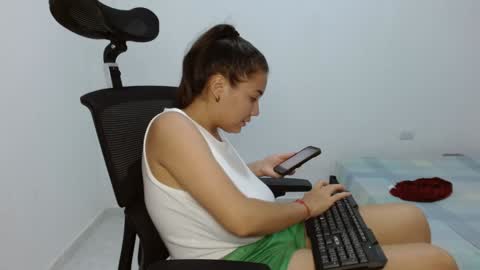 leydy_day online show from January 2025 01:44:01 AM