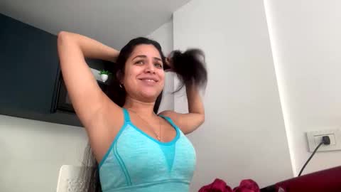 Snapshot of leynaqueen chatting on April 2026 06:13:02 PM Leyna online show from April 2026 06:13:02 PM